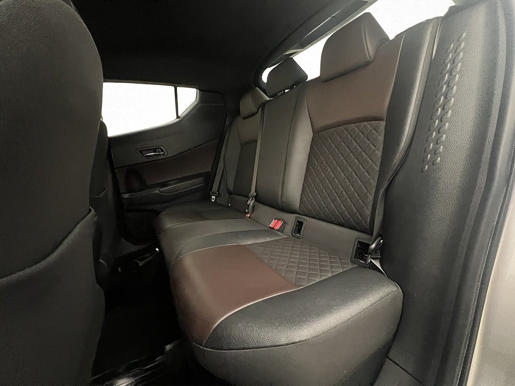 Vehicle Image 14