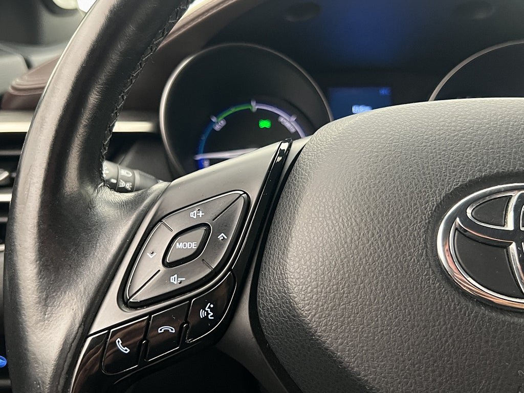 Vehicle Image 21