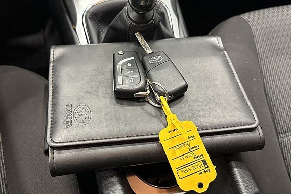 Vehicle Image 21