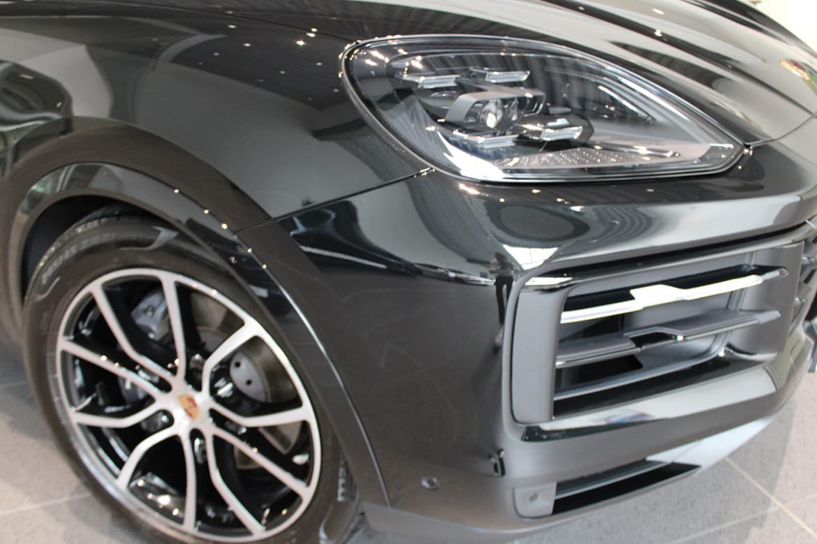 Vehicle Image 9