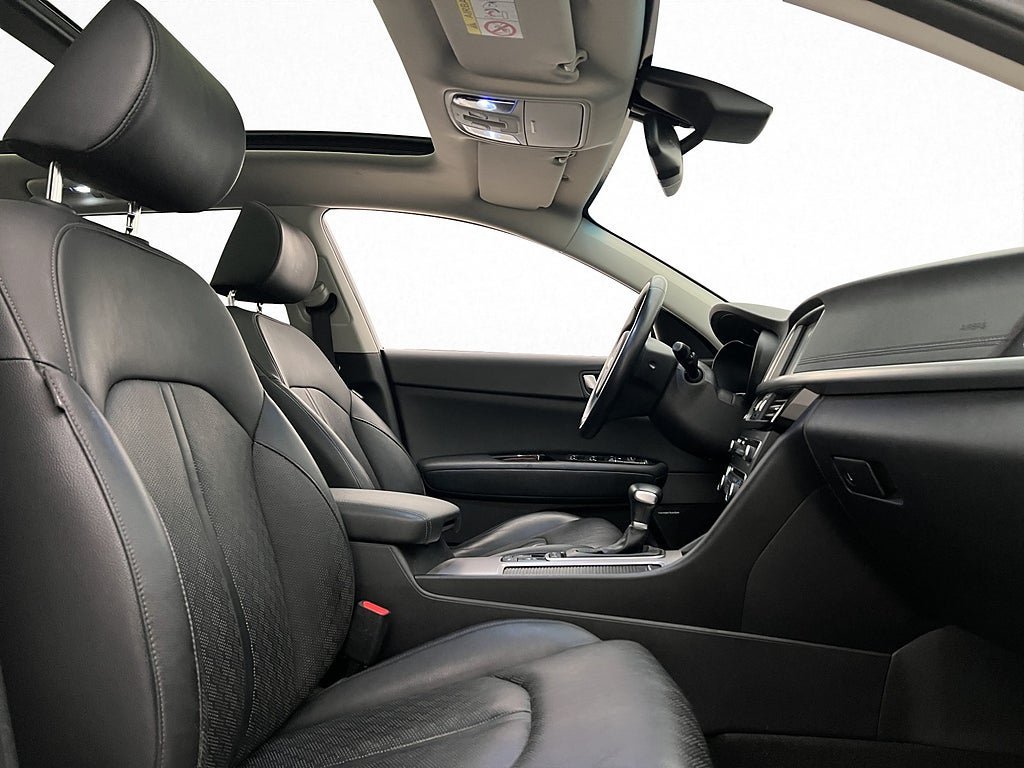 Vehicle Image 16
