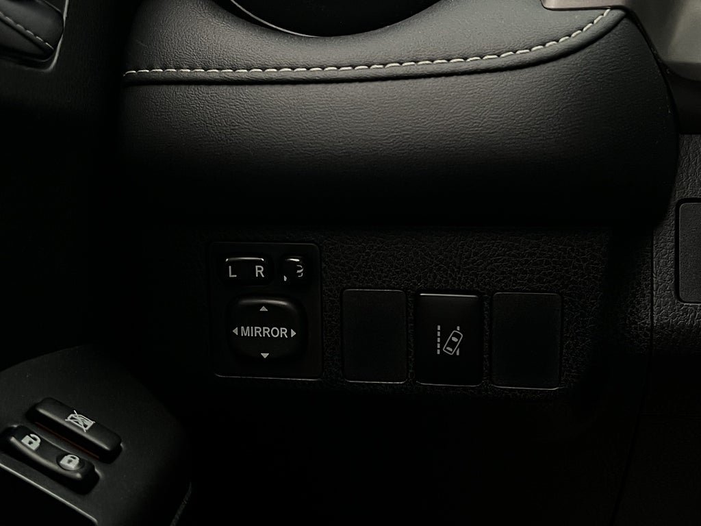 Vehicle Image 26