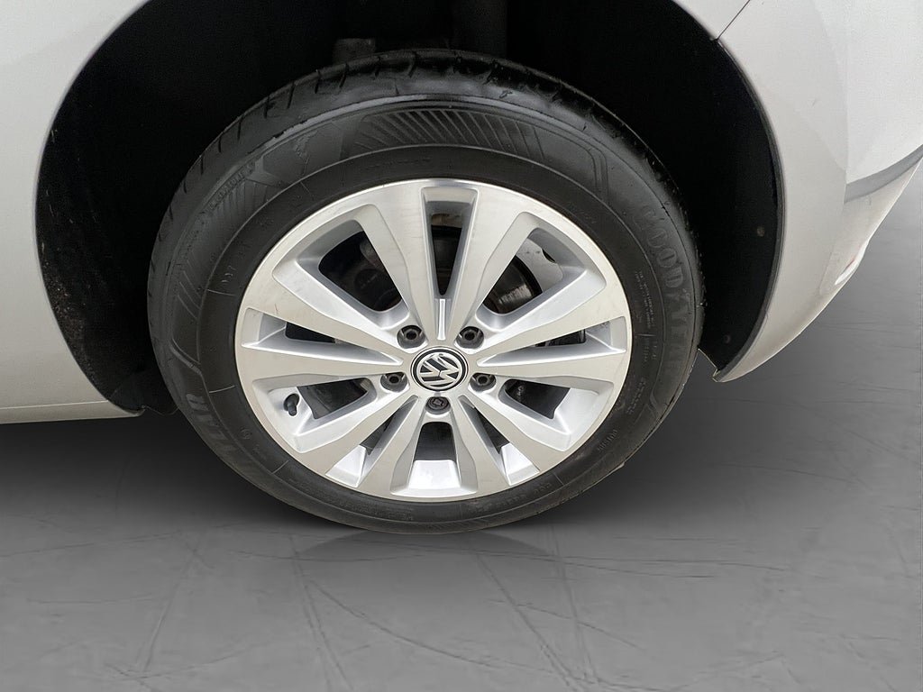 Vehicle Image 24