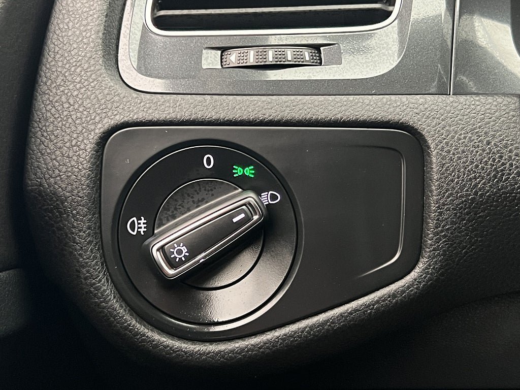 Vehicle Image 27