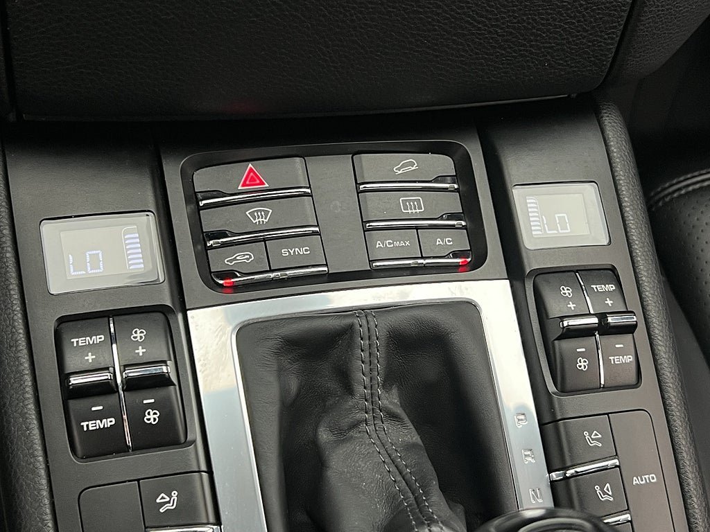 Vehicle Image 27