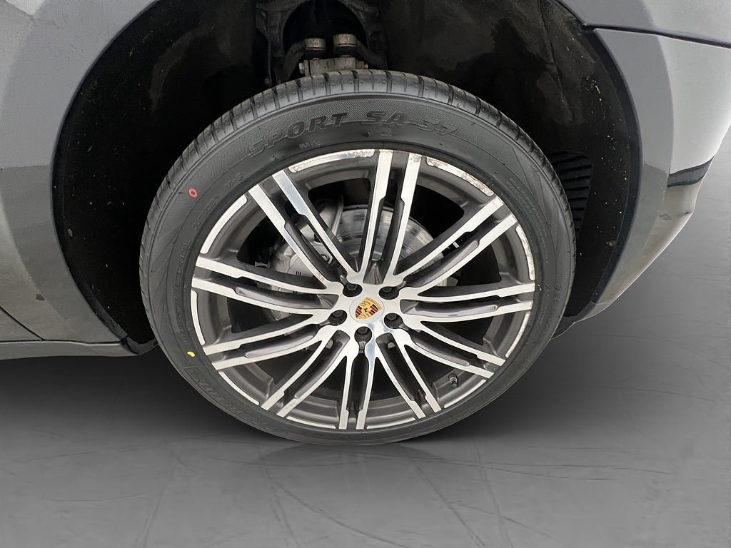 Vehicle Image 35