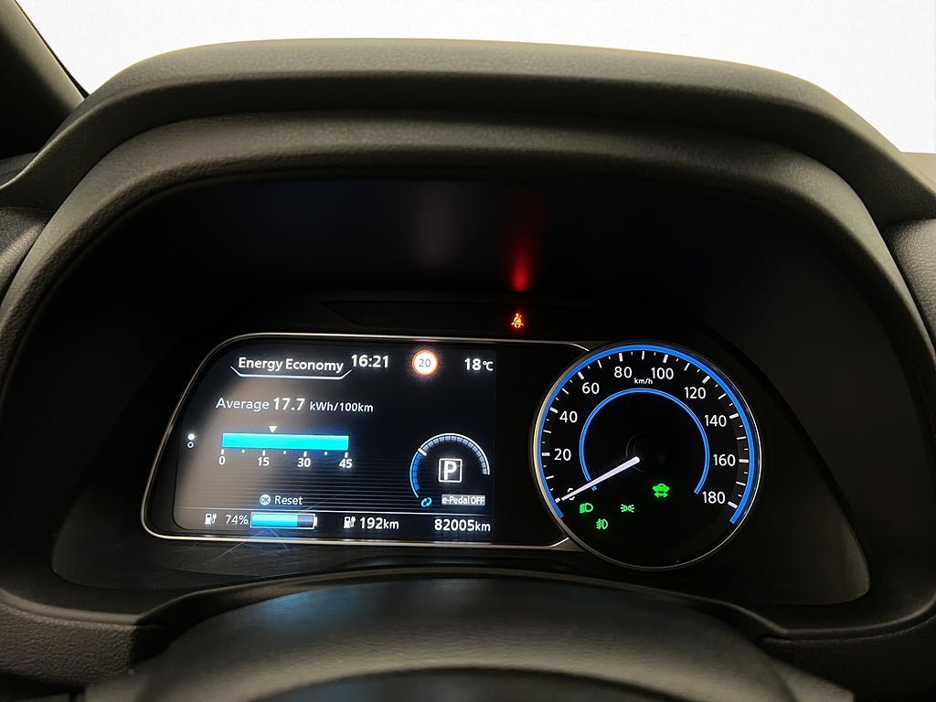 Vehicle Image 16