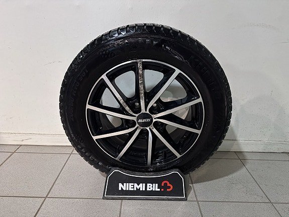 Vehicle Image 19