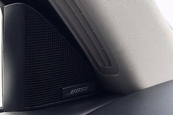 Vehicle Image 32
