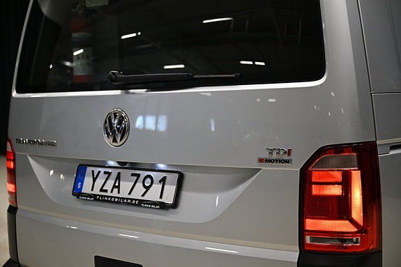 Vehicle Image 24