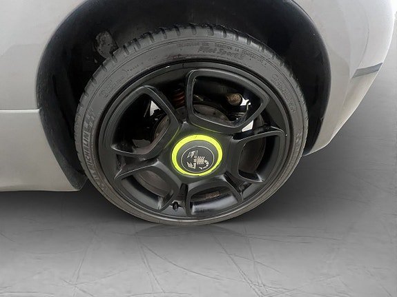 Vehicle Image 24