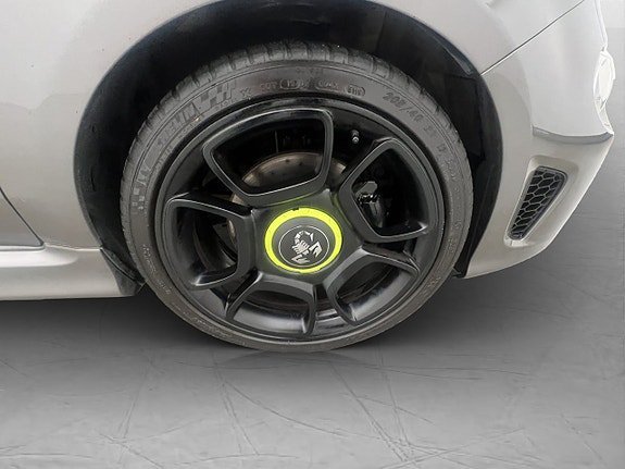 Vehicle Image 26