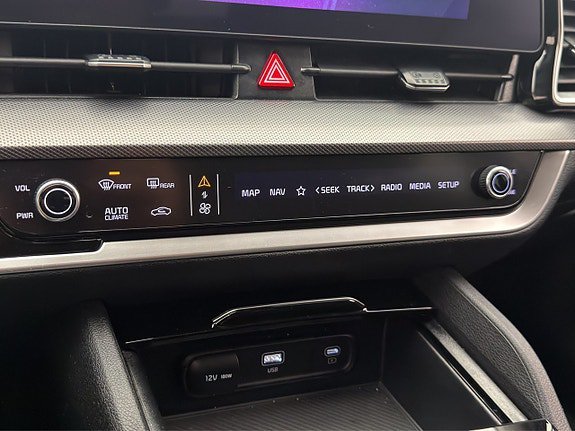 Vehicle Image 28