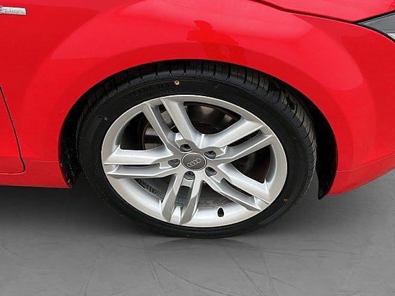 Vehicle Image 30