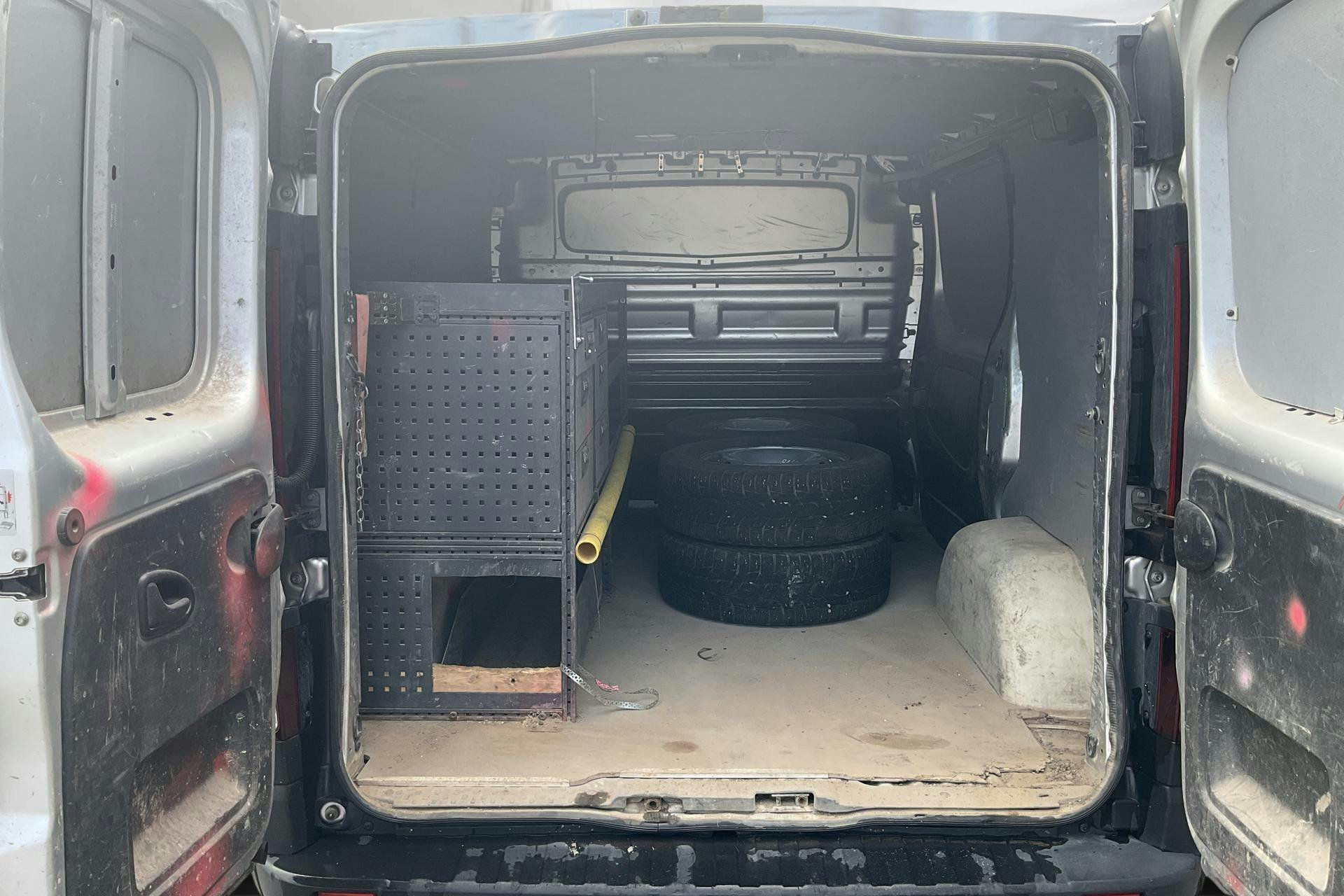 Vehicle Image 9