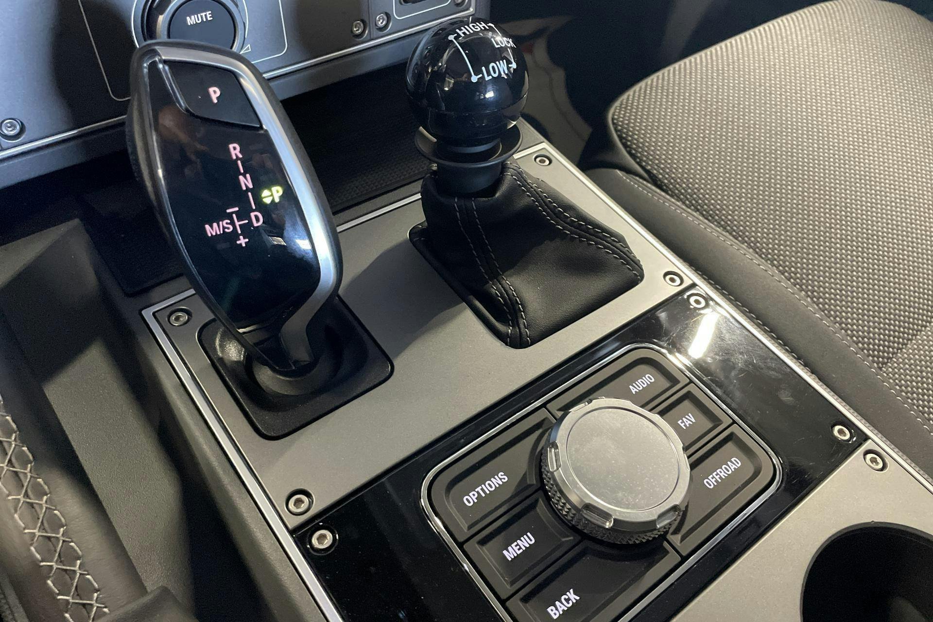 Vehicle Image 17