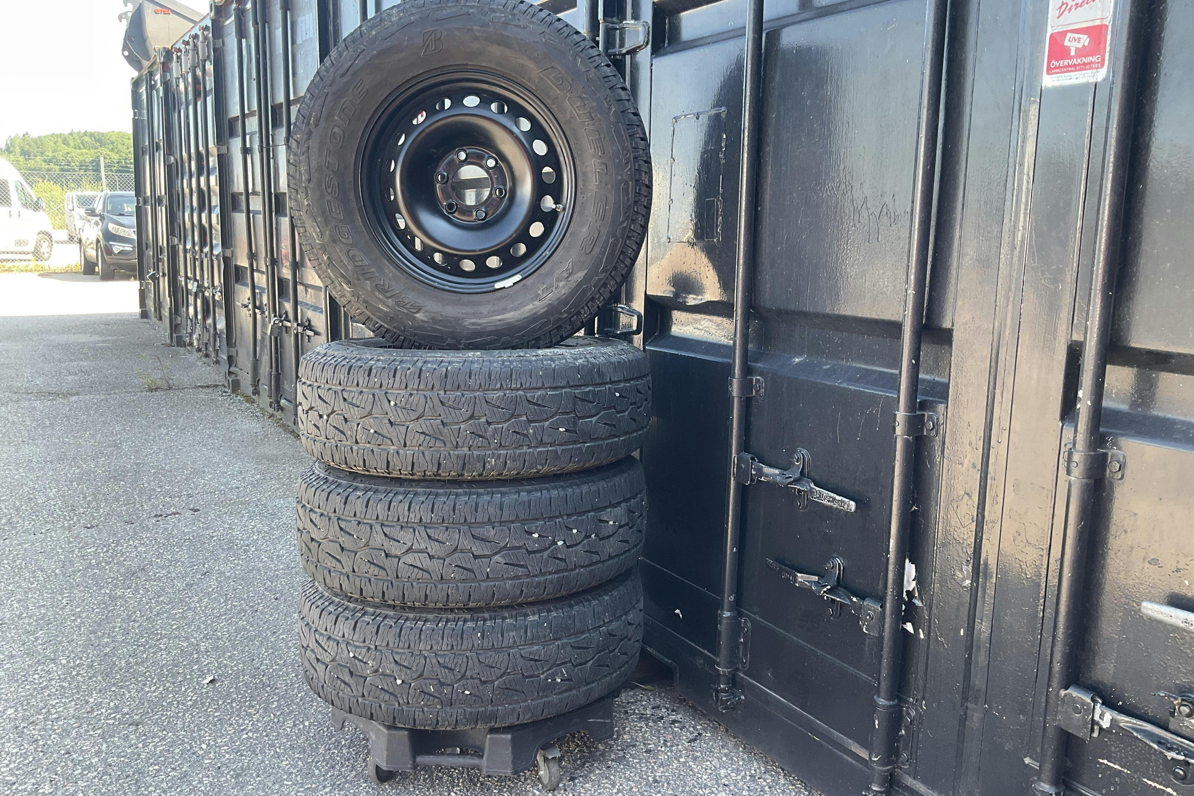 Vehicle Image 21