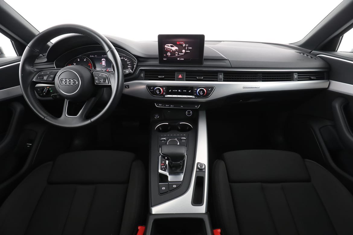 Vehicle Image 13