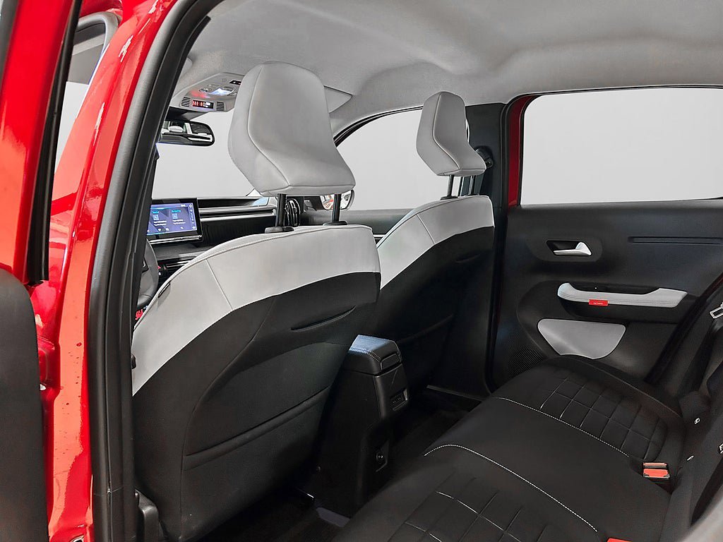Vehicle Image 21