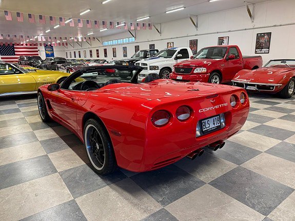 Vehicle Image 12