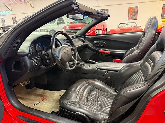 Vehicle Image 26