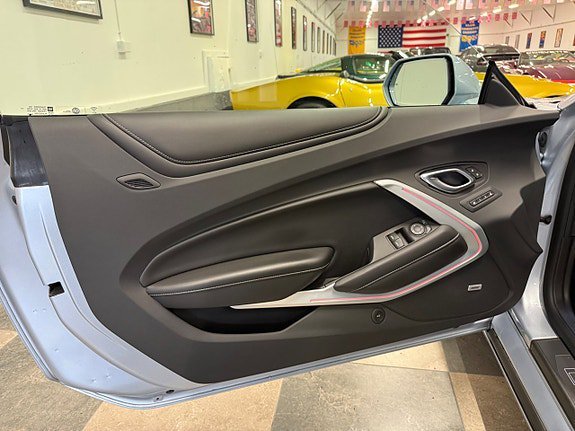 Vehicle Image 26