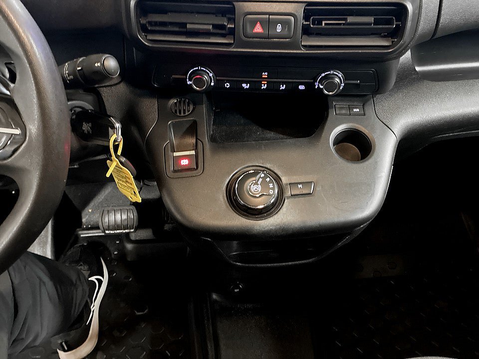 Vehicle Image 17