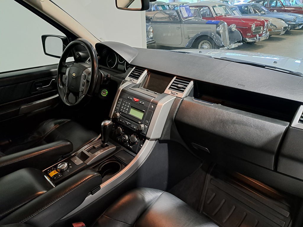 Vehicle Image 10