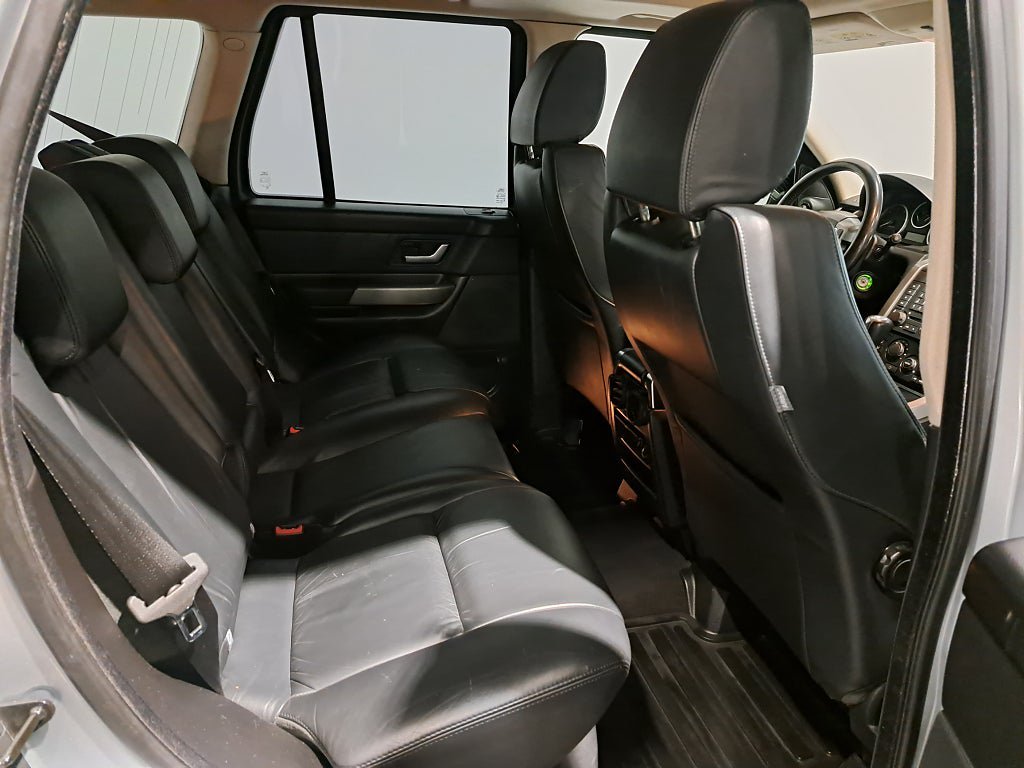 Vehicle Image 12