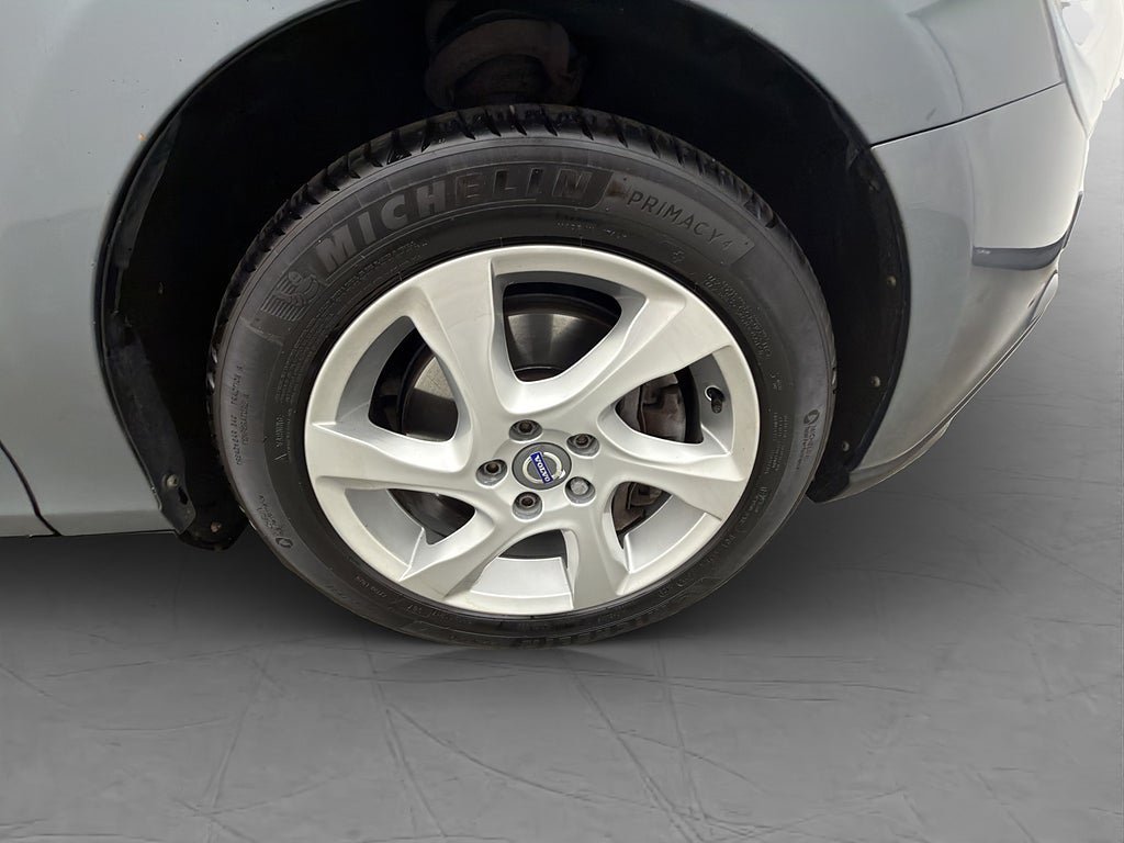 Vehicle Image 33