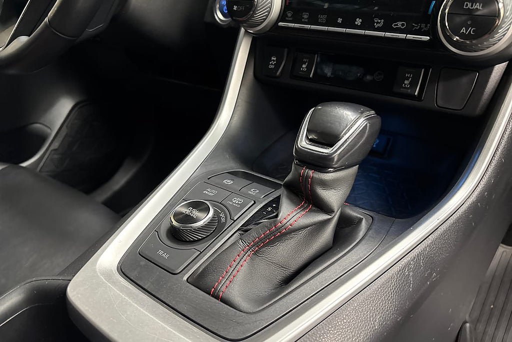 Vehicle Image 11