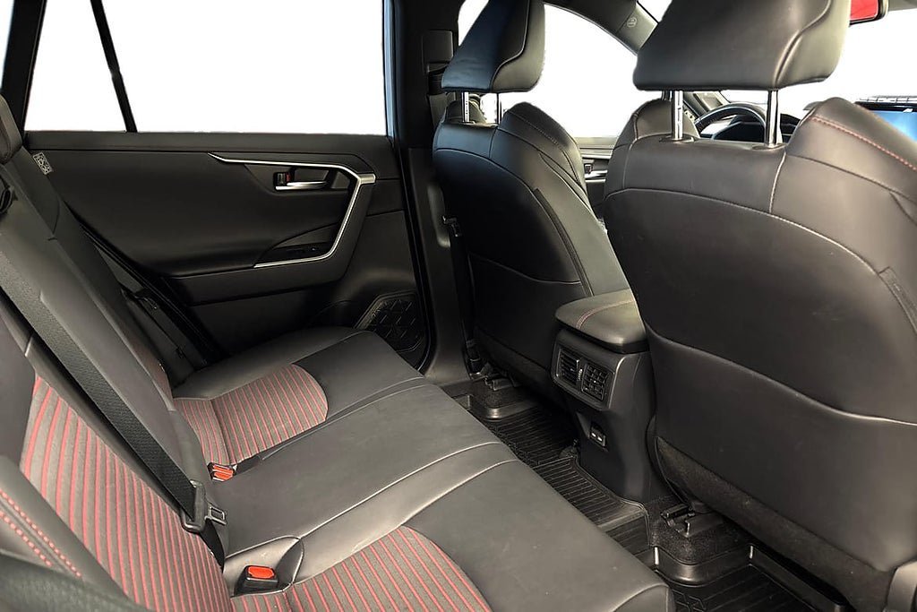 Vehicle Image 14