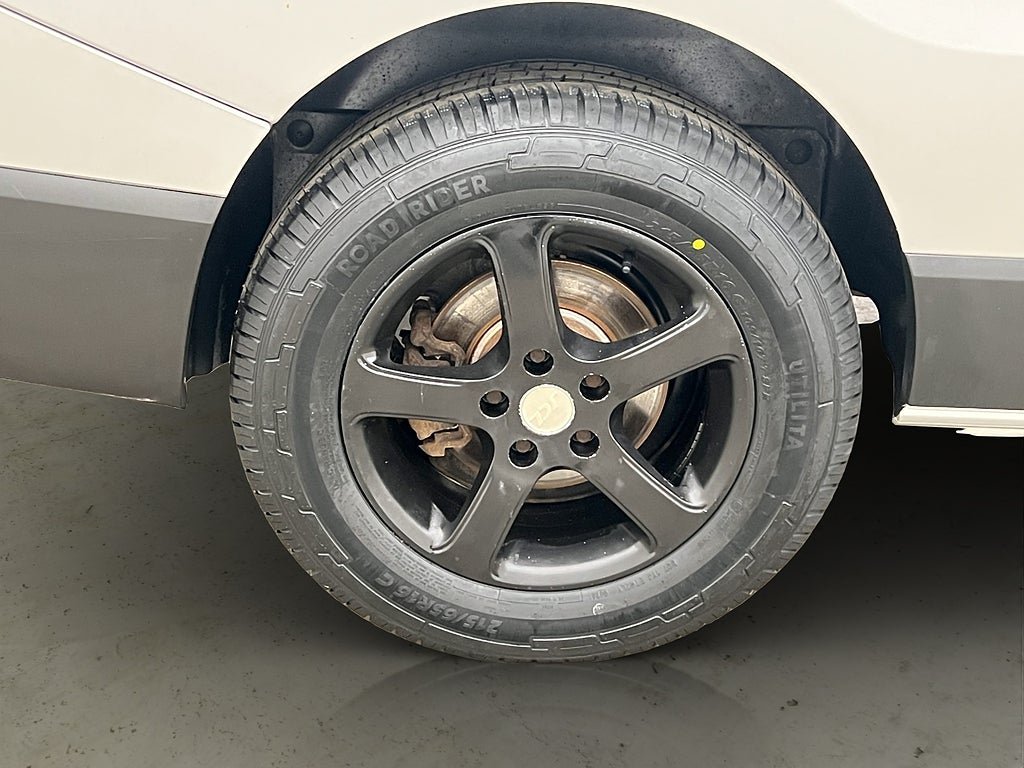 Vehicle Image 27