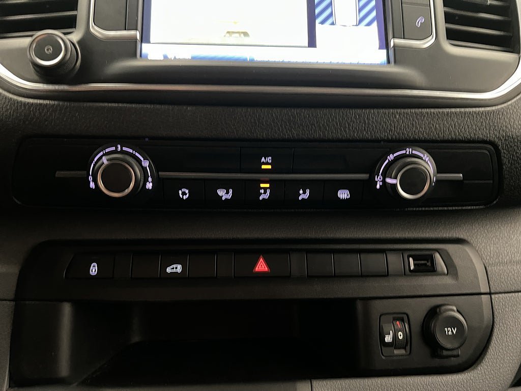 Vehicle Image 27