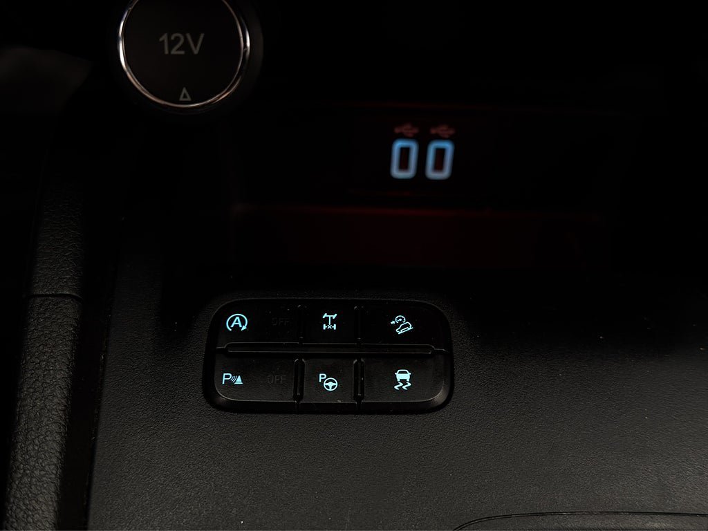 Vehicle Image 28