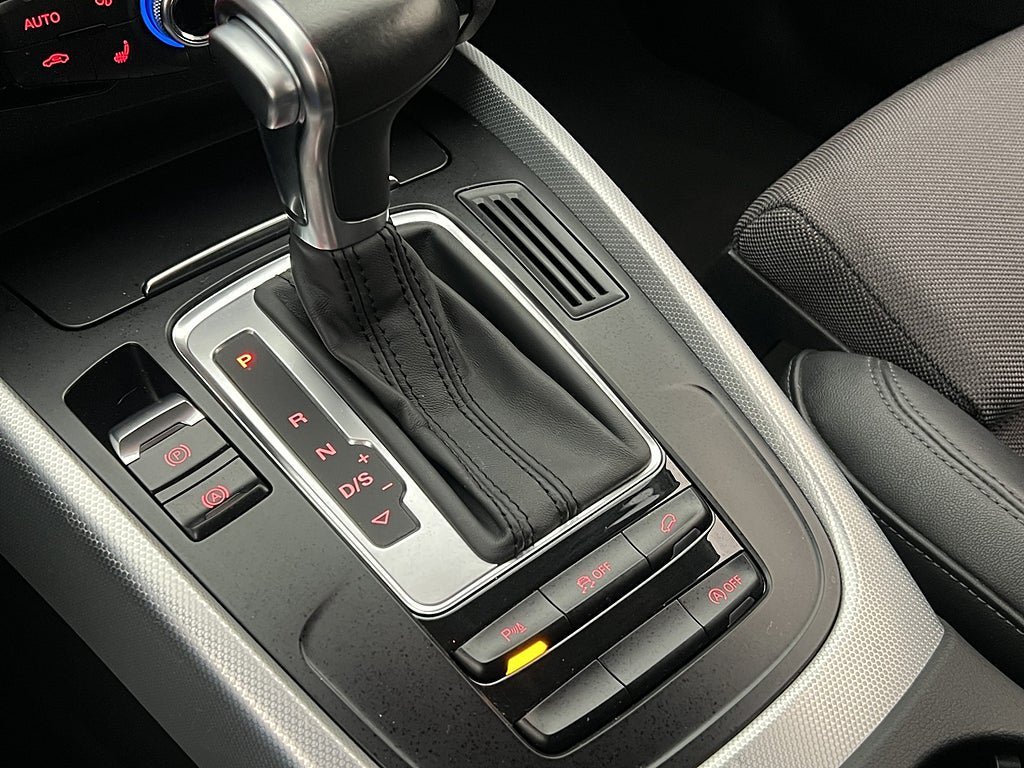 Vehicle Image 24
