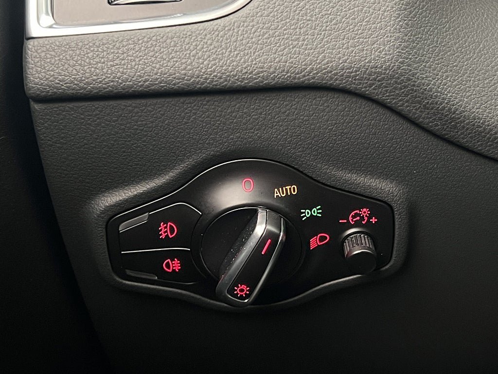 Vehicle Image 26