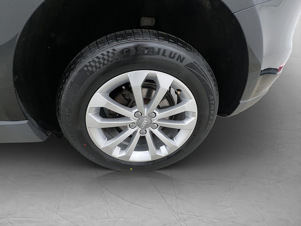 Vehicle Image 30