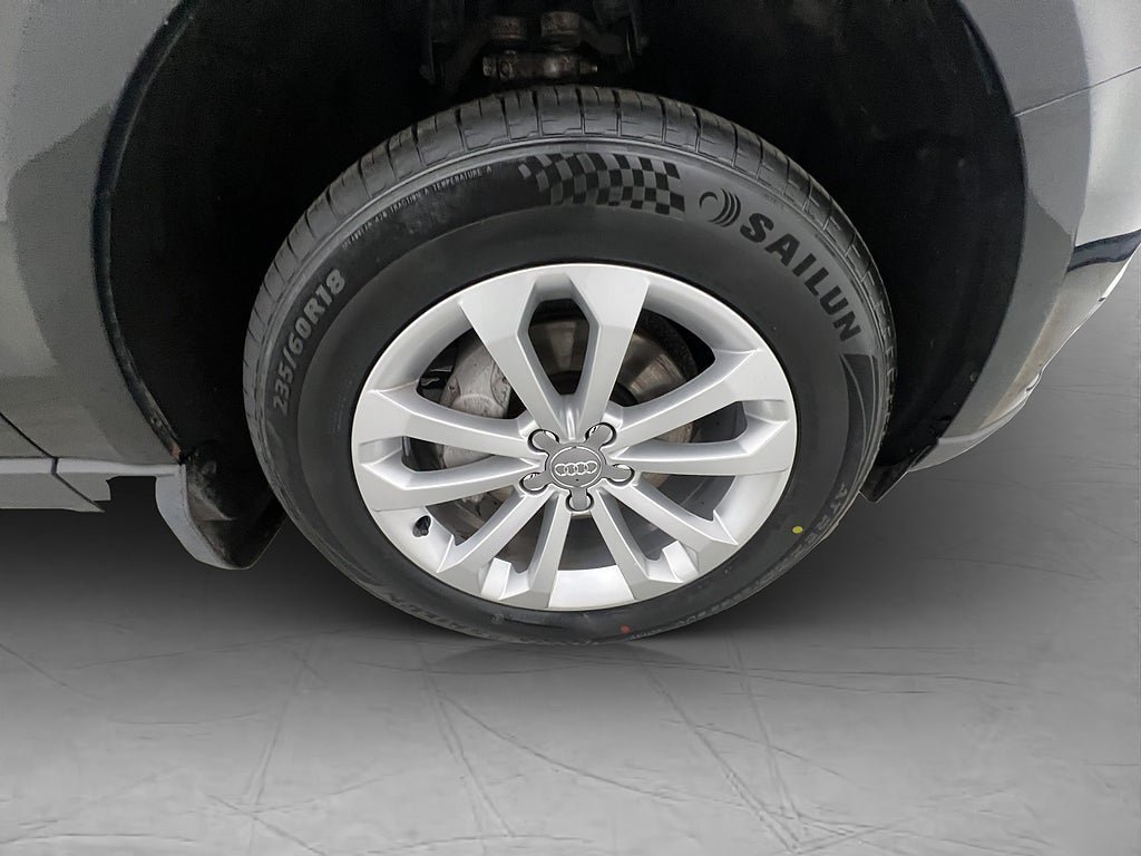 Vehicle Image 32