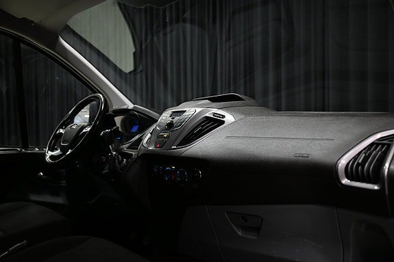 Vehicle Image 24