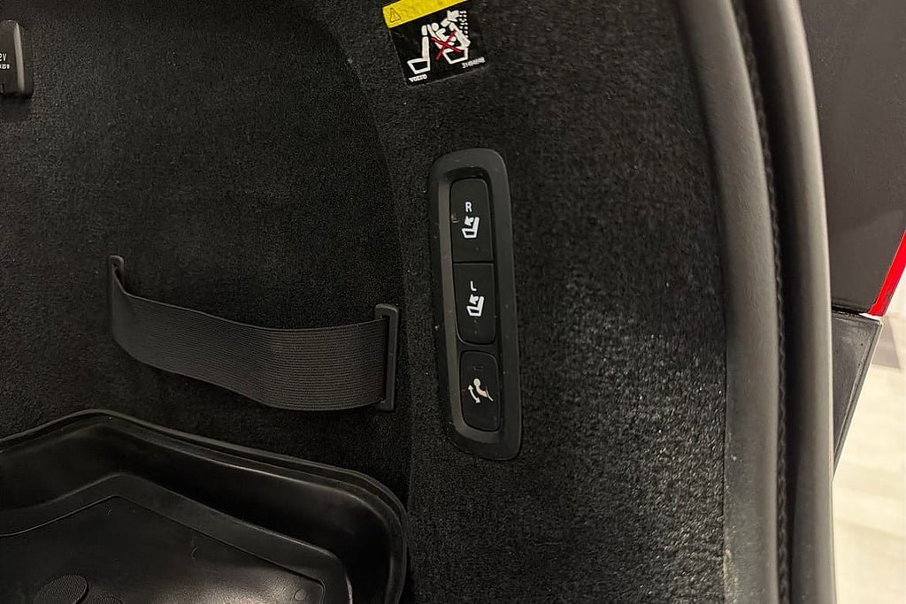 Vehicle Image 22