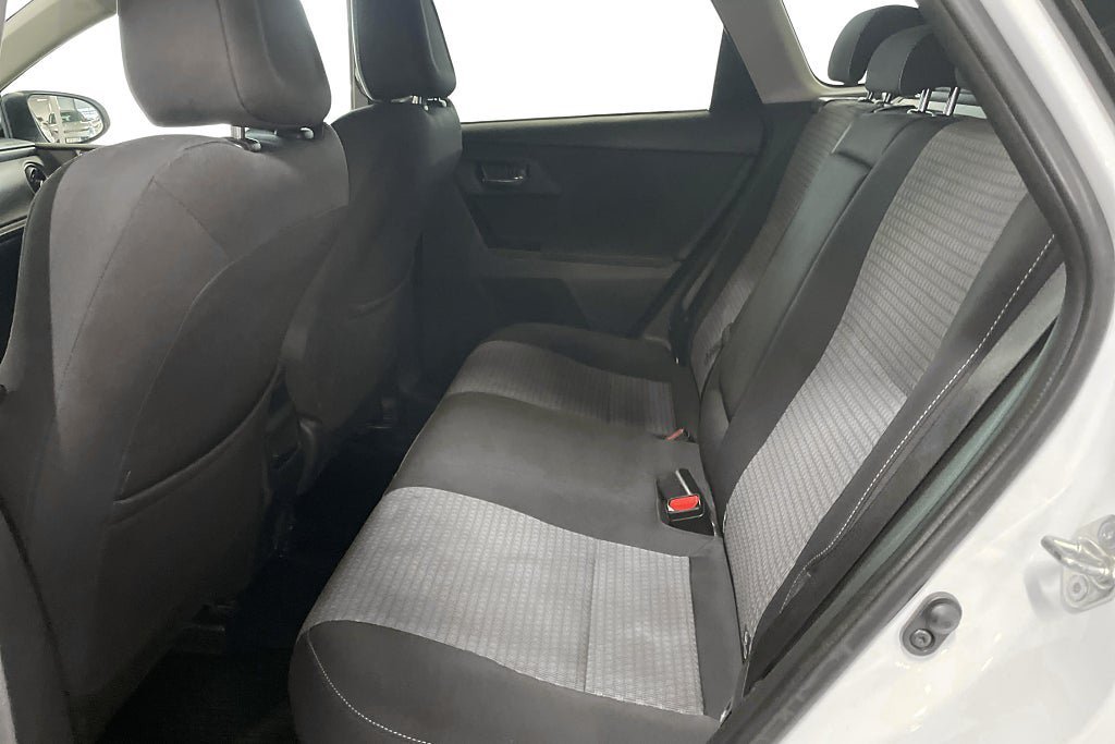 Vehicle Image 16