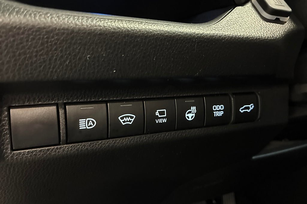 Vehicle Image 23