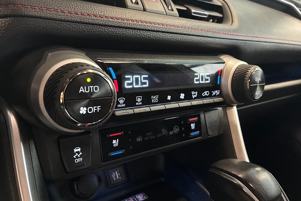 Vehicle Image 24