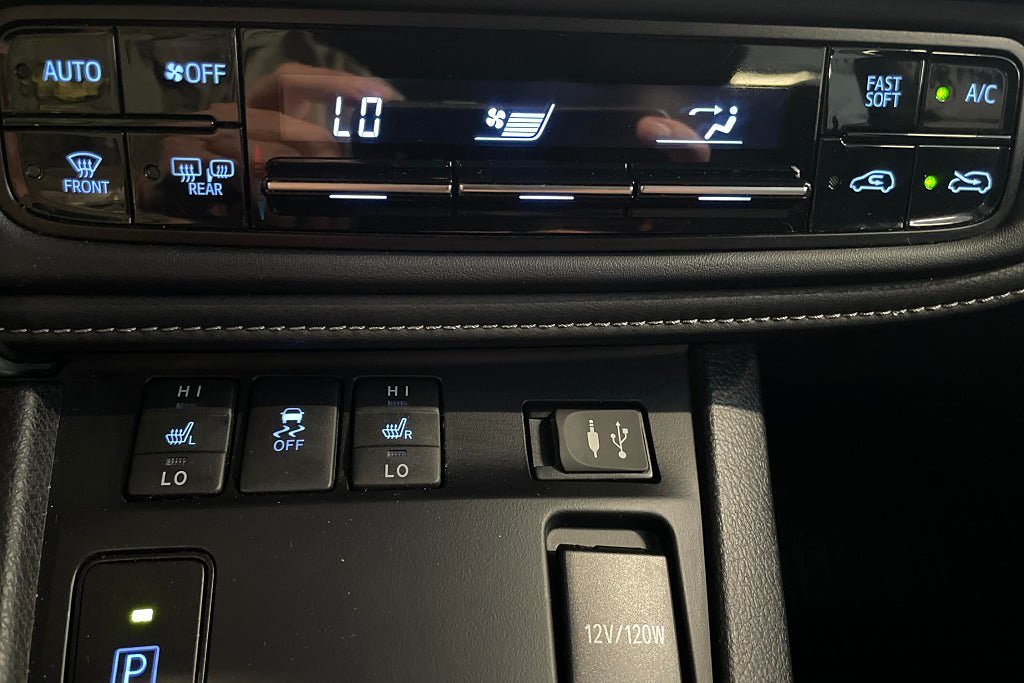 Vehicle Image 21