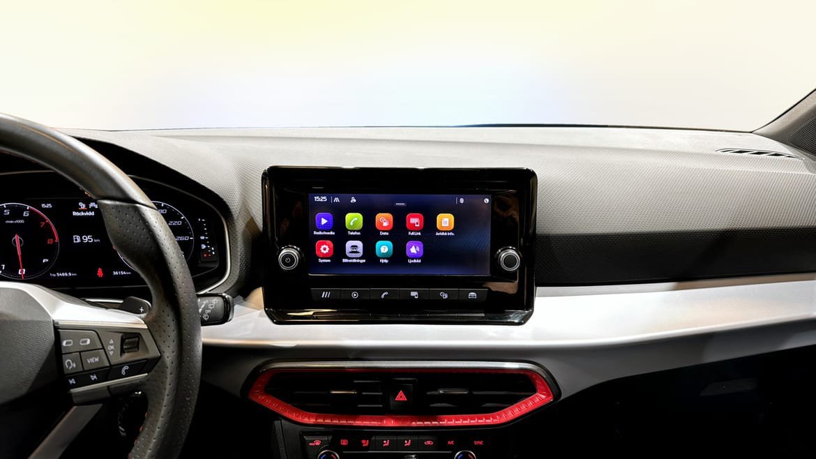 Vehicle Image 9