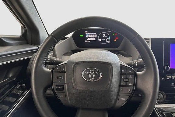 Vehicle Image 11