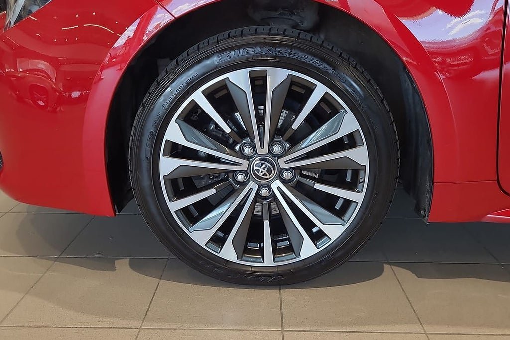 Vehicle Image 11