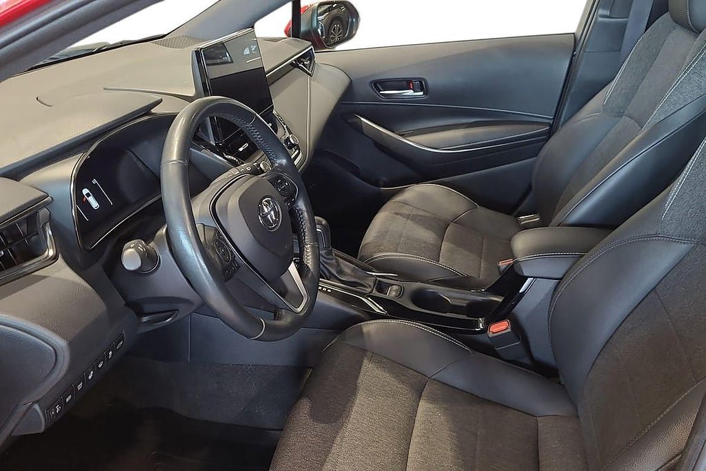 Vehicle Image 12
