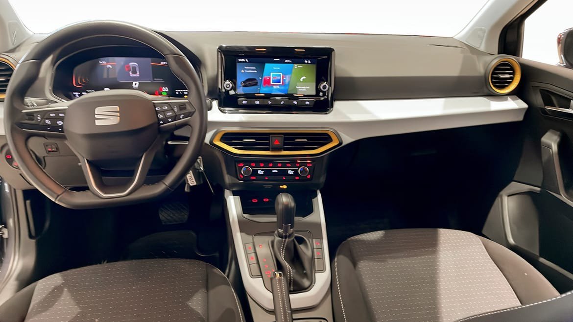 Vehicle Image 10